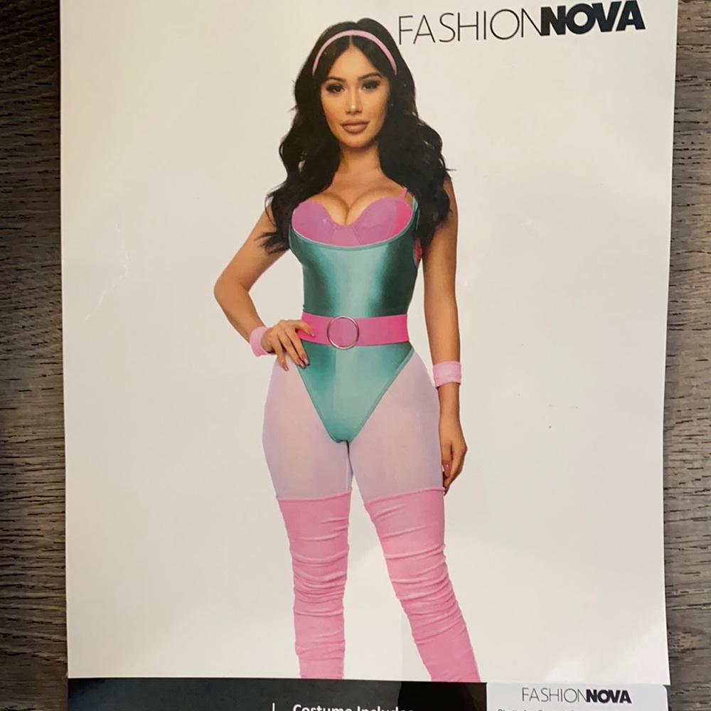 Fashion nova costume